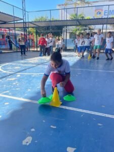 Multifacetado, Mov.A leva teoria e prática para diferentes realidades escolares.