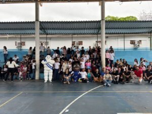 Ação da Michellin “dá aula” sobre a empresa e carreiras aos alunos da E.M. Jonatas Serrano